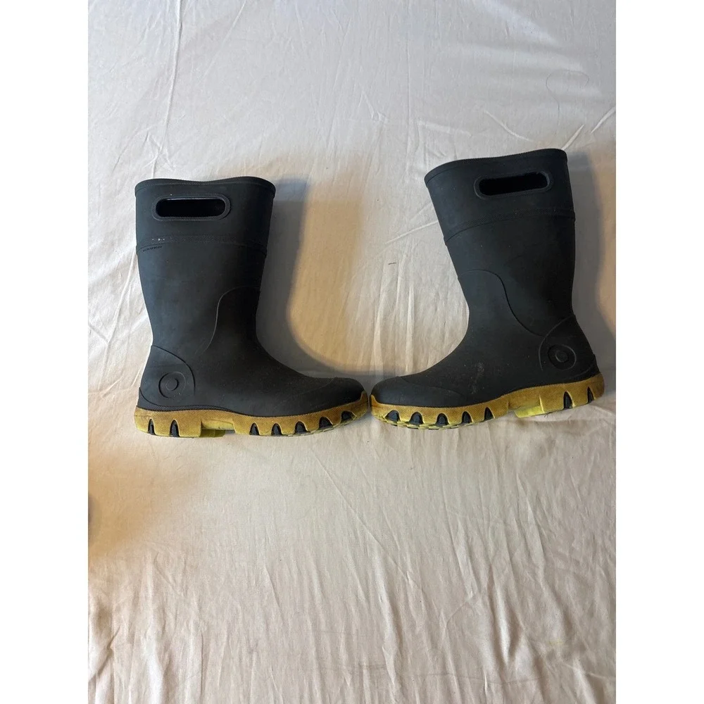 Bogs Rain Boots Kids Size y2 Black Yellow Good Waterproof Pull On Handle